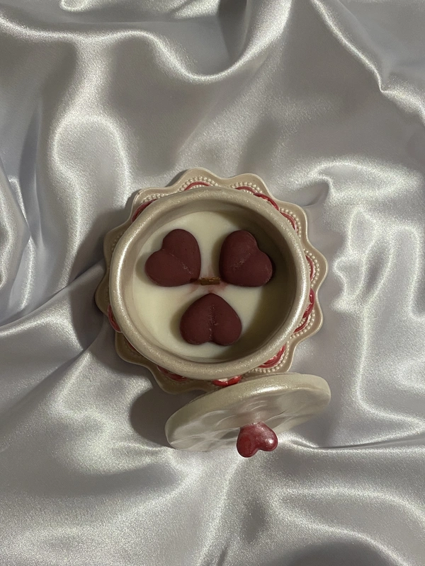 Свеча на 8 марта (гипс)